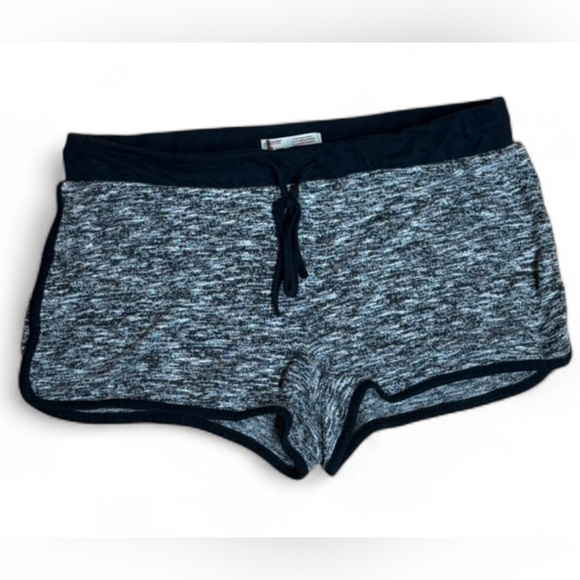 No Boundaries Pants - Gray and Black Shorts